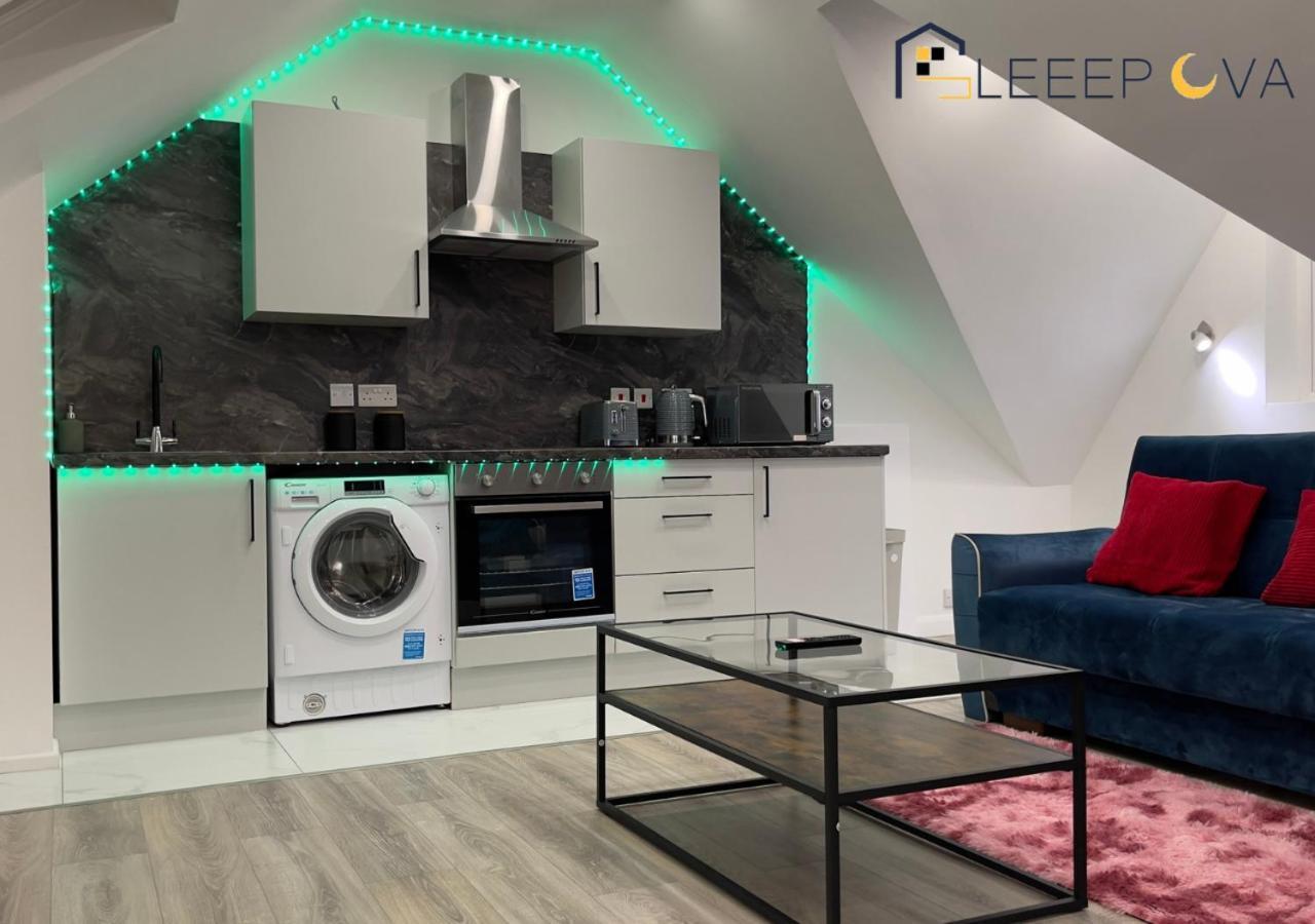 Last-Minute Reserve L Premium Deals L Luxury & Modern 1 Bedroom Apartment 5Plus Guests Couples Families Business Sleepova Short Lets & Serviced Accommodation * London