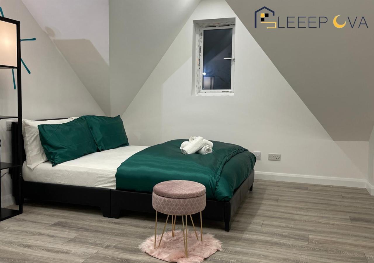 Apartment Last-Minute Reserve L Premium Deals L Luxury & Modern 1 Bedroom Apartment 5Plus Guests Couples Families Business Sleepova Short Lets & Serviced Accommodation
