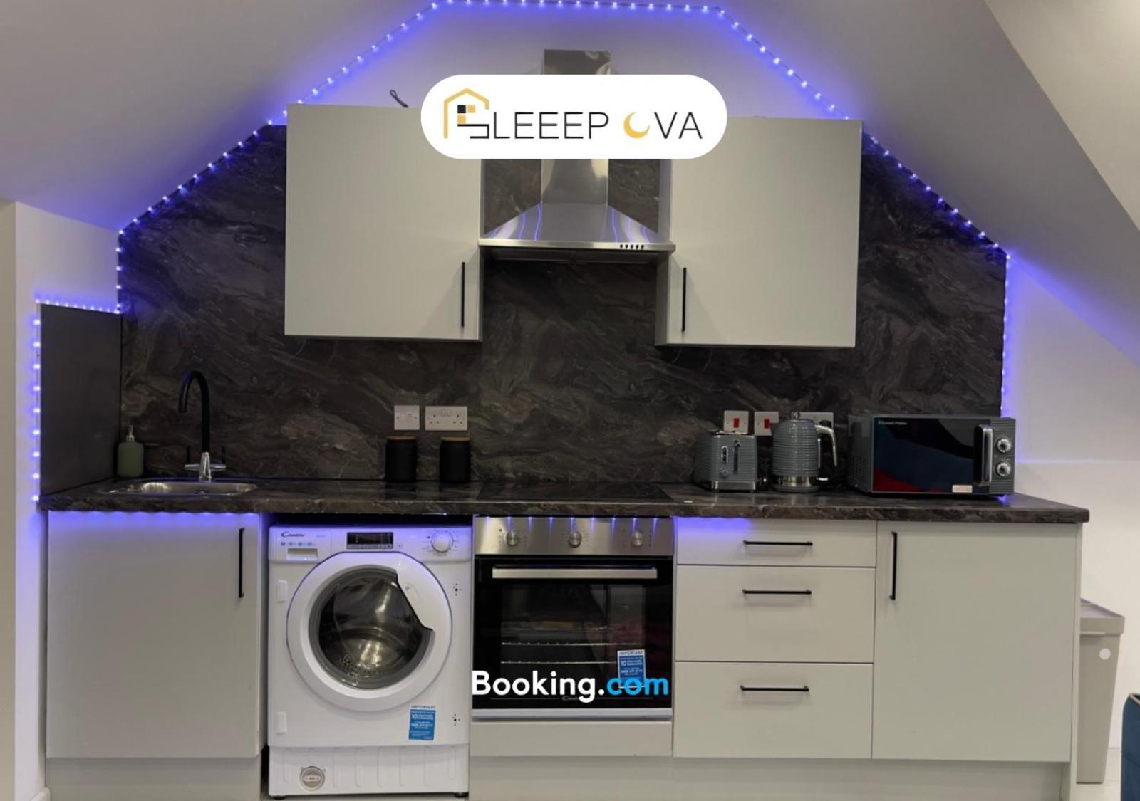 Last-Minute Reserve L Premium Deals L Luxury & Modern 1 Bedroom Apartment 5Plus Guests Couples Families Business Sleepova Short Lets & Serviced Accommodation Apartment *