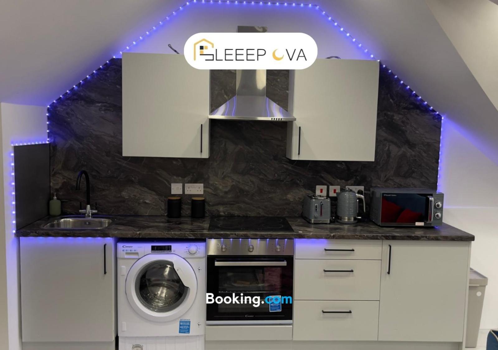 Apartment Last-Minute Reserve L Premium Deals L Luxury & Modern 1 Bedroom Apartment 5Plus Guests Couples Families Business Sleepova Short Lets & Serviced Accommodation
